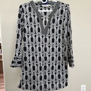 Elegant Black and White Geometric Blouse
